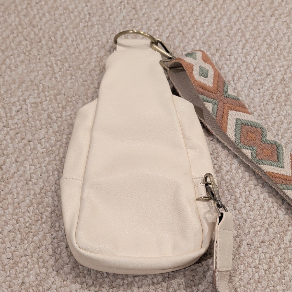 Urban Originals Anthropologie Cream Crossbody Bag with Patterned Strap - Picture 3 of 4
